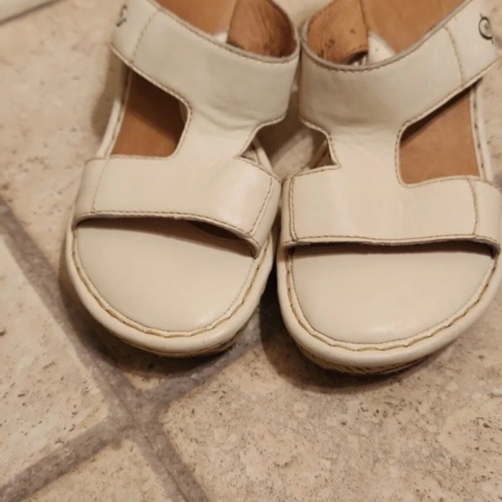 Born Women's White Leather Wedge Espadrille Sandals Size 10
